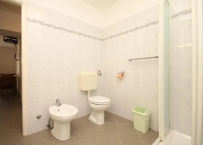2518c Apartment *